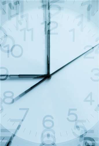 noch 'ne Stunde – und noch eine: Gerade in Hotels und Gaststätten werden im Sommer kräftig Überstunden geleistet. „Das darf nicht weiter ausufern“, warnt die Gewerkschaft NGG und hat deshalb die Kampagne „#fairdient“ gestartet.Foto: NGG