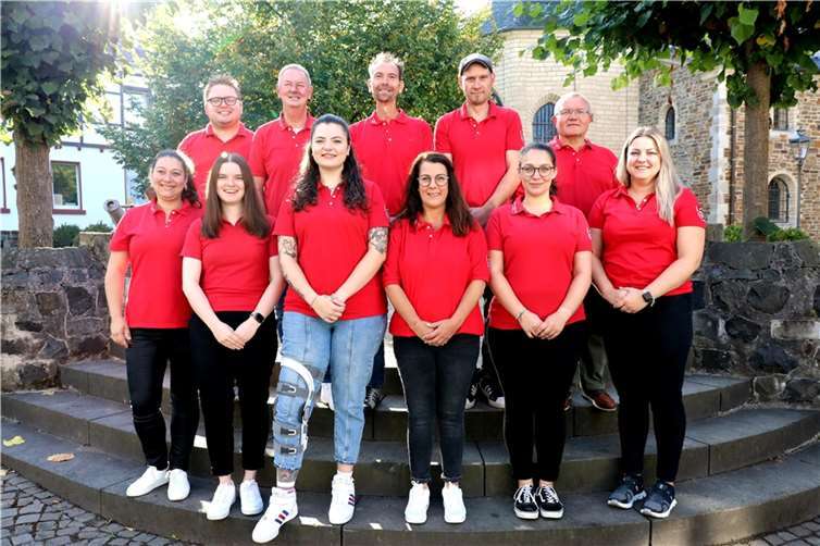 o.v.l. Marcus Wolf, Uwe Trappe, Oliver Hirzmann, Markus Schmitz, Udo Gramenzu.v.l. Daniela Simon, Jacqueline Ditscheid, Laurie Stirnberg, Marita Brandenburg, Nina Wambach, Celina Lenz. Foto: Oliver Bertram