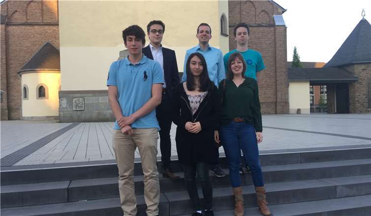 (o.v.li.) Dominik Schäfer, André Anders, Lukas Ernst. (u.v.li.) Maxim Sehan, Jessica Heinsonn, Annika Anders.Privat