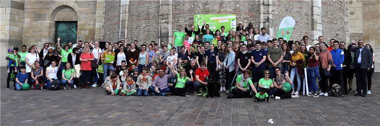 röffnung der 72-Stunden-Aktion auf dem Domfreihof in Trier. Fotos: Pressestelle Bistum Trier