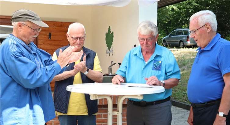 Waldfest in und an der Oberwaldhütte ...sondern man erfuhr auch Einiges über den bereits alten Verein.Fotos: Rita Steindorf