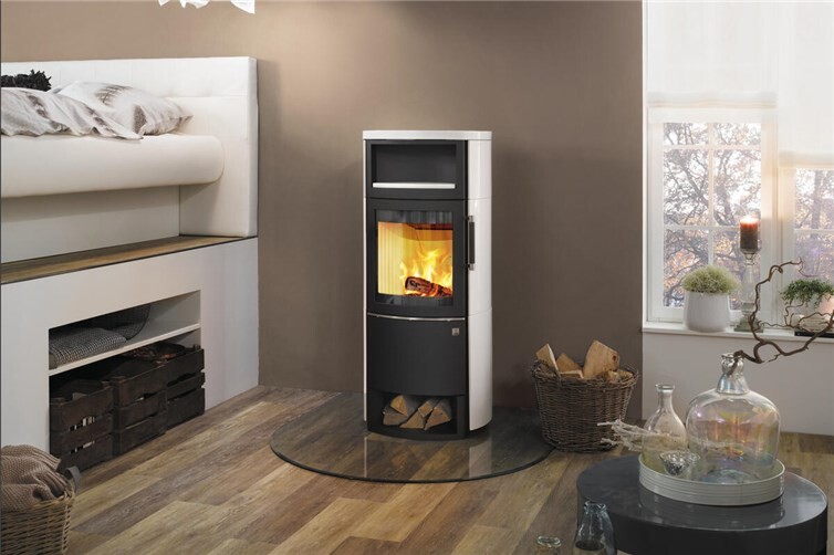 txn. Strengere Grenzwerte stellen viele ältere Kaminöfen vor Herausforderungen. Moderne Brennraum-Katalysatoren reduzieren Emissionen direkt über der Flamme, sorgen für saubere Luft und senken den Wartungsaufwand - eine zukunftssichere Lösung für mehr Wohnkomfort und Gesundheitsschutz.