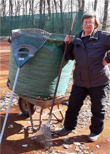 ...und Detlef Eich bei der schweißtreibenden Arbeit.Fotos: Dietrich Rockenfeller/TC Steimel