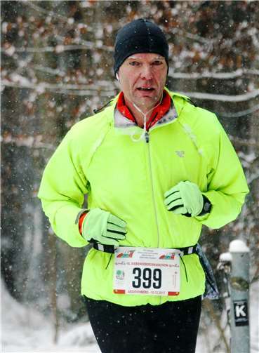 ....und Erik Weßler (Alle Lauftreff Puderbach) steht die Anstrengung ins Gesicht geschrieben beim Siebengebirgsmarathon.privat
