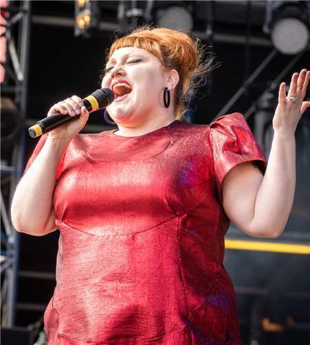 ...und Poppigerem (wie Beth Ditto).
