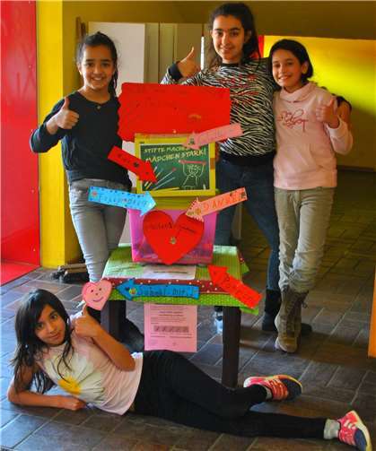 ...und anschließend präsentiert. Hier kann jeder seine abgenutzten Stifte zum Recycling für den guten Zweck einwerfen. Fotos: GS Burgbrohl