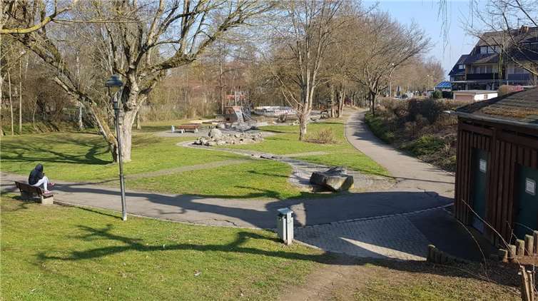 Spielplätze in der Region bieten viel Abwechslung und heute. Foto: KH