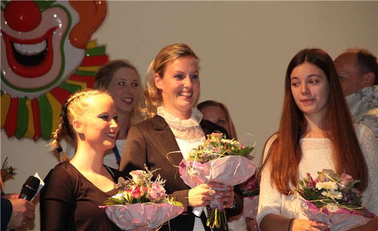 v. L. Sabrina Rink (Page), Valesca Idler, „Prinzessin Schmetterling von Glanz und Glitter“, Sheena Lotz (Page). MFU