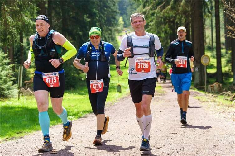 (v. l.) Andreas und Thomas auf der legendären Rennsteigstrecke.