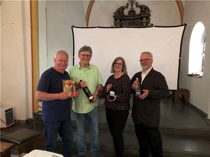 v. l. Bert Rössel, Manfred R. Linden, Ruth Kantorek, Wolfram Kantorek. Es fehlen: Judith und Toni Velten.  Foto: Ruth Kantorek