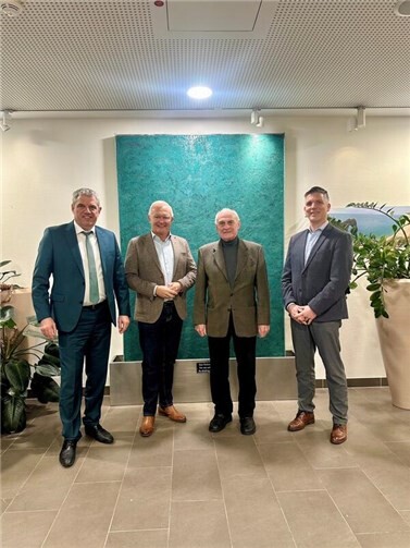 v. l.: Guido Wernert (Sprecher der Geschäftsführung), Landrat Achim Hallerbach, Rolf-Peter Leonhardt (Verwaltungsratsvorsitzender) und Jörg Geenen (Geschäftsführer).  Foto: Anja Nassen