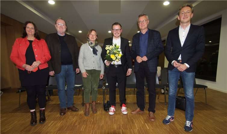 (v. l.) Klaudia Follmann-Muth (SPD AG Niederwerth), Wolfgang Heitmann (SPD OV Vallendar), Karin Küsel (SPD OV Urbar), Kandidat Dominik Pretz, Bernd Schemmer (SPD-VG Vallendar), Marc Ruland (SPD Generalsekretär).  Foto: SPD-VG Vallendar