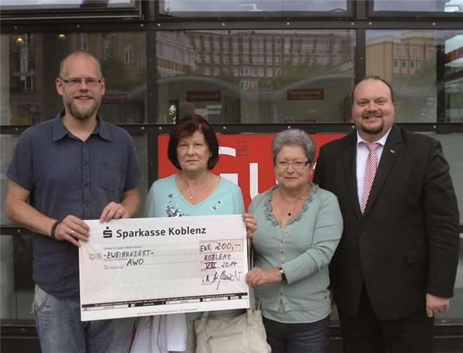 v. l. Leiter der Kinderfreizeit Nils Kaminski mit den Karthäuser AWO-Vorständen Johanna Peter, Erika Bastian und Thorsten Schneider. privat