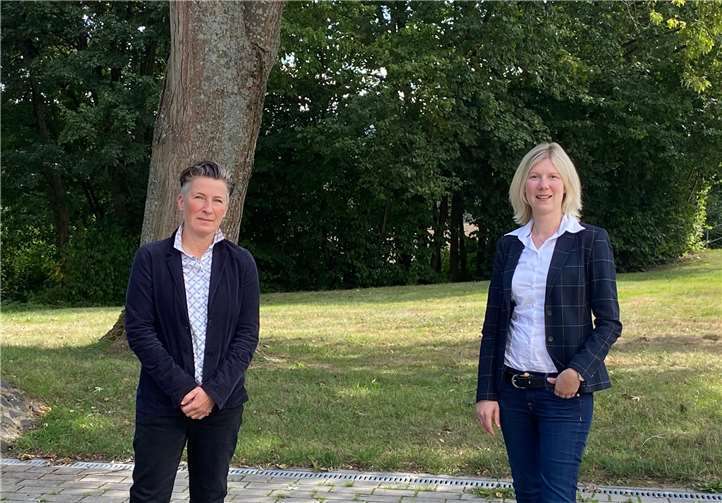 (v. l.): Leiterin der Kreismusikschule Rachel Büche und Landtagsabgeordnete Jenny Groß. Foto: privat