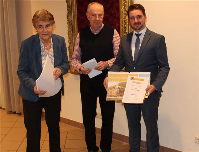 (v. l.) Neustifterin Ute Roth, Stiftungsvorsitzender Wilhelm Augst, Neustifter Oliver Krügel. Foto: Bürgerstiftung Bad Ems