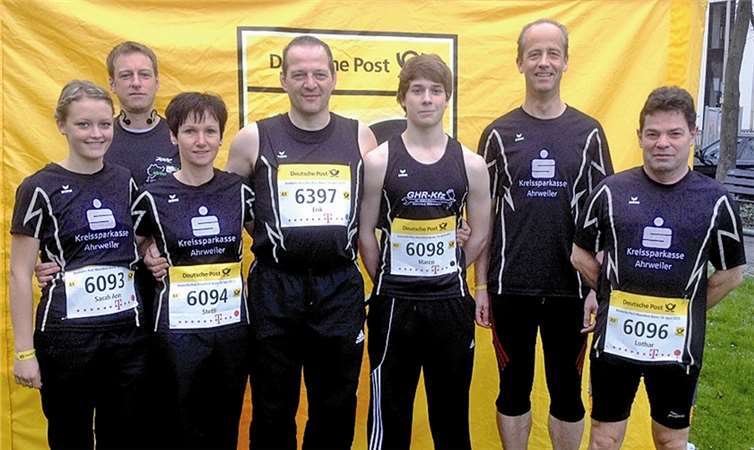 v. l. Sarah Ann Dismon, Markus Meurer, Steffi Münch-Dieden, Erik Hupperich, Marco Berschbach, Hartmut Dismon und Lothar Radermacher nahmen am Postmarathon teil. privat