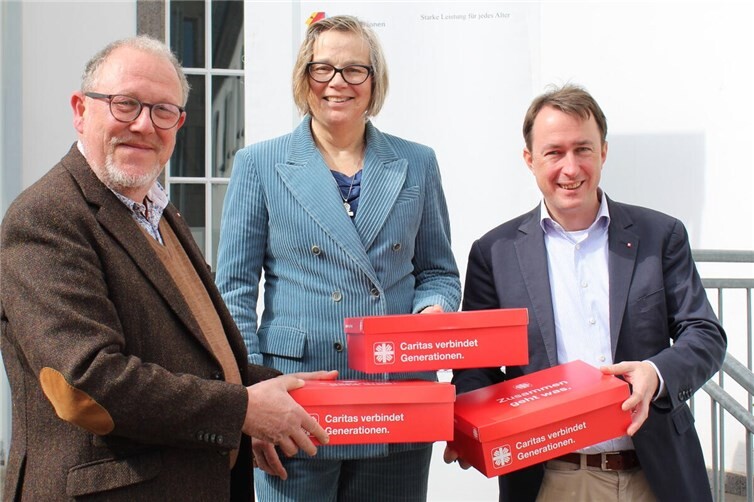 (v. l. n. r.) Caritas Ratsvorsitzender Robert Müller, Caritas-Präsidentin Eva Welskop-Deffaa und Geschäftsführer des Caritasverbandes Rhein-Mosel-Ahr e. V. Christian von Wichelhaus.