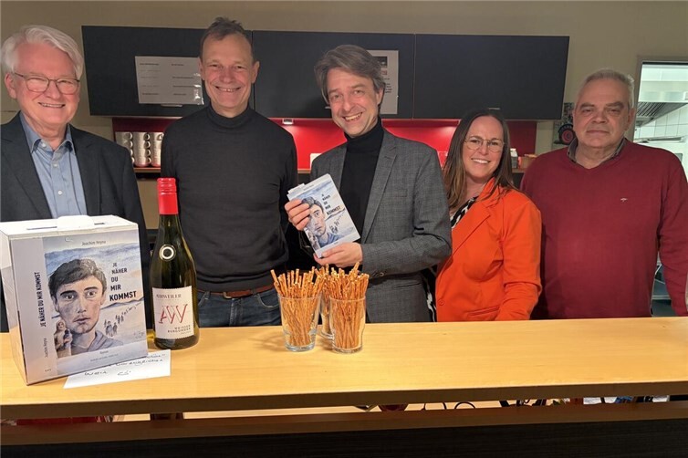 v. l. n. r.: Gerd Kohlhaas (Flüchtlingshilfe Mayen e.V.), Joachim Heyna (Autor), Markus Göpfert, (Fachdienstleitung Migrationsdienst) Susanne Breitbach (MGH Koordination), Frank Fein (Psychosoziales Zentrum)   