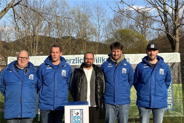 v. l. n. r.: Michael Ecker (Vorsitzender SG Niederbreitbach), Joscha Klingenberger (Vorsitzender SG Wiedtal), Dominik Bersch (Trainer), Tim Heßeler (Sportlicher Leiter), Daniel Becker (stellv. Sportlicher Leiter)