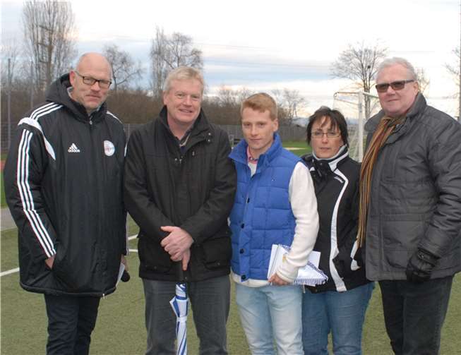 (v. l. n. r.) Vorstandsmitglied Paul Schmitz, Ditmar Engels, Jan Engels, Karin Engels, Geschäftsführer Albrecht Schmitz. privat