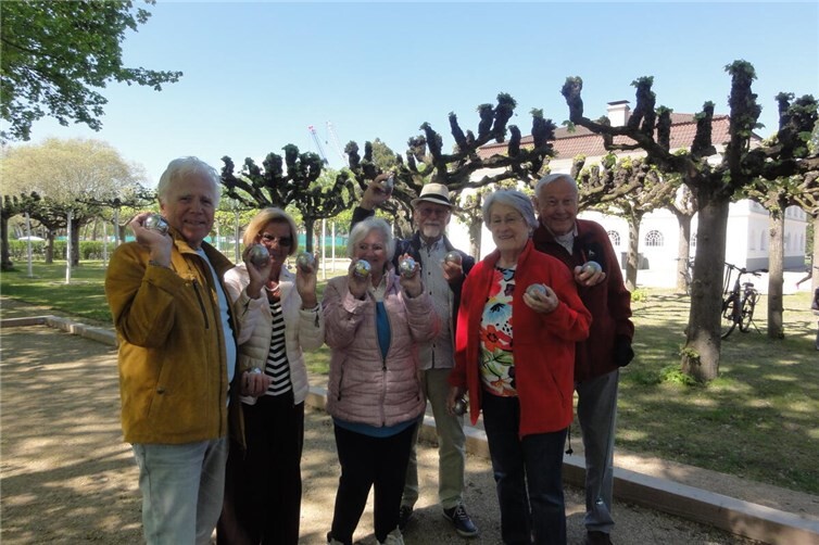 (v. li.): Jörg Hahndorf, Helga Opheis, Renate Hahndorf, Heinz-Gerd Opheis, Marianne Böhm, Jürgen BöhmAuf dem Foto fehlen: Manfred Kauss mit Renate, Hans-Gerd Breuer, sowie Christa + Herbert Raths, als auch Mike Hölscher