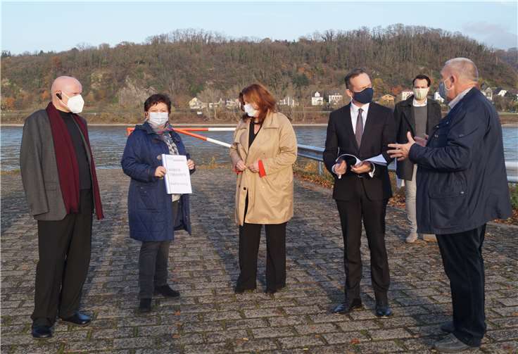 (v. li. n. re.) Ulrich van Bebber (Kreisvorsitzender der FDP), Doris Herminghaus (Rats- u. Ausschussmitglied in Bad Breisig), Sandra Weeser (MdB), Dr. Volker Wissing (Minister für Wirtschaft, Verkehr und Weinbau in RLP und neuer Generalsekretär der FDP), Martin Thormann (Landtagskandidat der FDP) und Dirk Herminghaus (Vorsitzender der FDP Bad Breisig.)Foto: FDP Bad Breisig