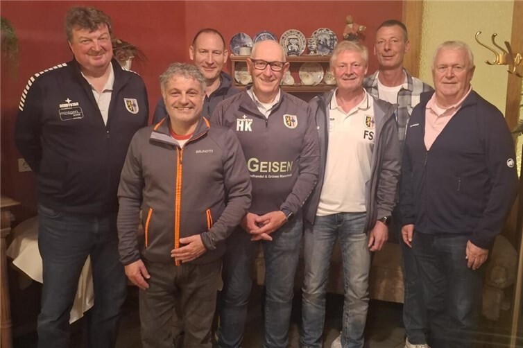 v. links Harald Heinemann, 1. Vors. Hauptverein, Martin Fuchs, Jörg Zerwas, 1. Vors. Förderverein, Hermann Krings, Frank Schmitz, Kai Rohr, Bernd Krayer, Ehrenvorsitzender.