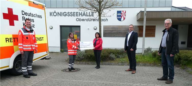 v. links Mike Robe, Nicole Friedsam, Elisabeth Dahr, 2. Beigeordneter Michael Lenz und 1. Beigeordneter Wilfried Schmitz. Foto: Willi Fuhrmann