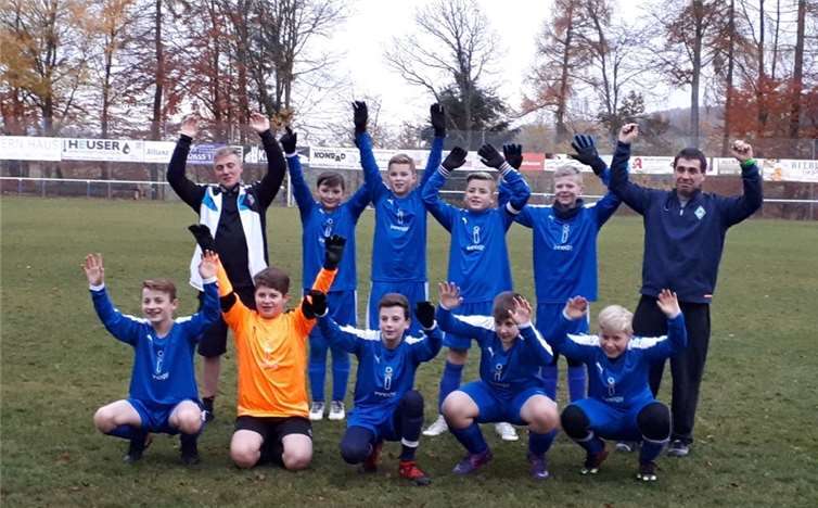 (v.hi/li) Marcel Reinhold, Leon Niederelz, Timon Klapperich, Felix Hinz, Jodok Helmes, Ralf Schneider. (v.vo/li.) Chris Gerhartz, Lucas Schneider, Tobias Binder, Finn Degen, Nils Hahn.Privat