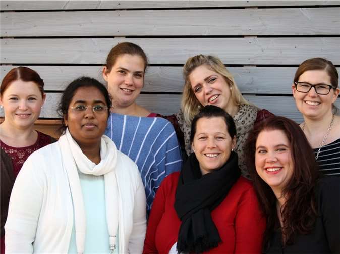 (v.h.l.) Jenny Jabbary, Verena Di Carlo, Angelina-Maria Hoppe, Kristina Heuvel, (v.v.l.) Kamsa Sivasuresh, Ramona Hulsch und Katharina Brungs.privat