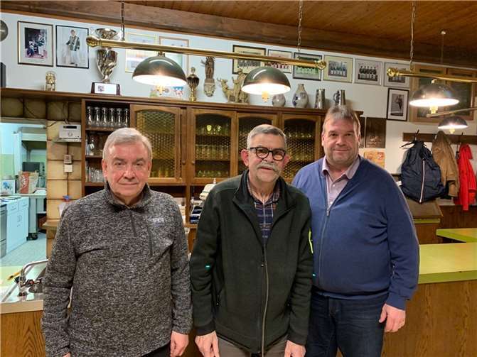 (v.l.) 2. Brudermeister Rolf Hilger, Heinz Breil und Brudermeister Joachim Engel.  Foto: privat