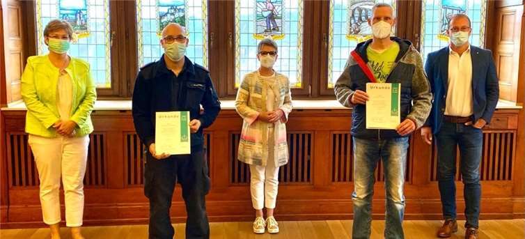 v.l.: Andrea Paulmann, Standesbeamtin der Verbandsgemeinde Mendig, Matthias Künster, neuer VG-Beauftragter, Bettina Hörter, Geschäftsführerin des Volksbundes für den Bezirksverband Koblenz-Trier, Steffen Welsch, neuer VG-Beauftragter und Jörg Lempertz, Bürgermeister der Verbandsgemeinde Mendig.Foto: VG Mendig