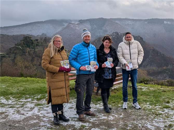v.l. Anke Hupperich, Marco Oestereich, Eva Flügge, Ortsbürgermeister Dr. Neofitos Arathymos.  Foto: privat