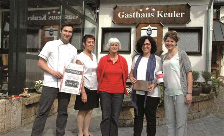 (v.l.) Armin und Mutter Edith Keuler, Dr. Gerlinde Bode, Renate Pfeifer, Mareike Keuler. UM