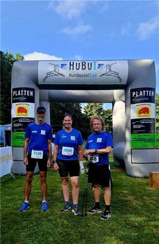 (v.l.) Arno Windhäuser, Nicole Frantzen und Klaus Dingeldein liefen beim HunsbuckelTrail über Stock und Stein.  Foto: privat