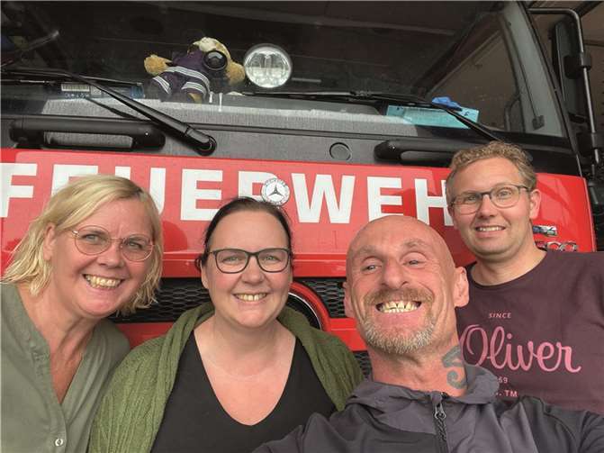 (v.l.) Beate Ternes (Schulsozialarbeiterin Realschule plus Mendig), Katja Szislowski-Reucker (Schulsozialarbeiterin Pfarrer Bechtel-Grundschule Mendig), Serge Hertrich (Jugendpfleger Stadt Mendig) Sebastian Hartmann (stellvertretender Wehrführer FFW Mendig).  Foto: FRE