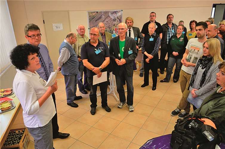 (v.l.) Beigeordnete Marion Höfer und Ortsbürgermeister Norbert Bahl infomierten beim Neubürgerempfang. HEP