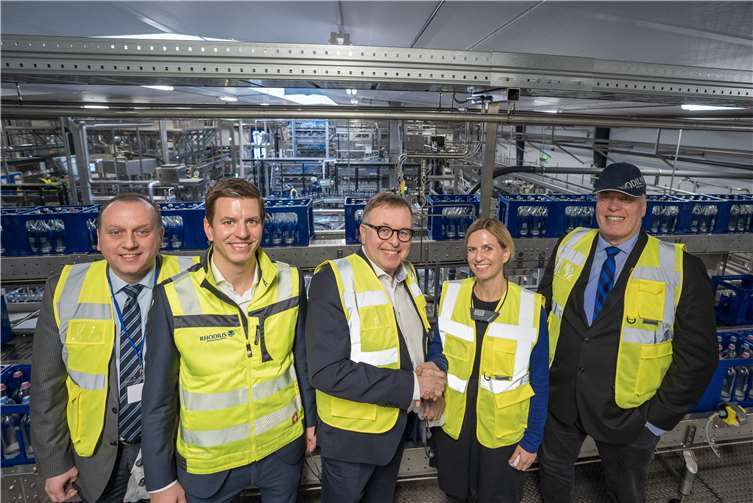 v.l. Bürgermeister Johannes Bell, Hannes Tack, Landrat Dr. Jürgen Pföhler, Frauke Helf und Bürgermeister Walter Schneider besichtigten die neue Anlage.Foto: Rhodius