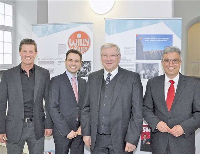 (v.l.) Bundestagskandidat Detlev Pilger, David Langner, Joachim Hofmann-Götting und Innenminister Roger Lewentz.uko