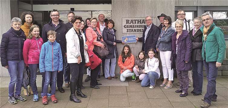 (v.l.): Catherine Mille, Vorsitzende „Amis de Swisttal“, Rosemarie Hallynck, Bürgermeisterin Quesnoy, Eckhard Maack, Bürgermeister Swisttal, Monika Wolf-Umhauer und Stéphanie Duhr, Partnerschaftsverein Swisttal-Quesnoy.privat