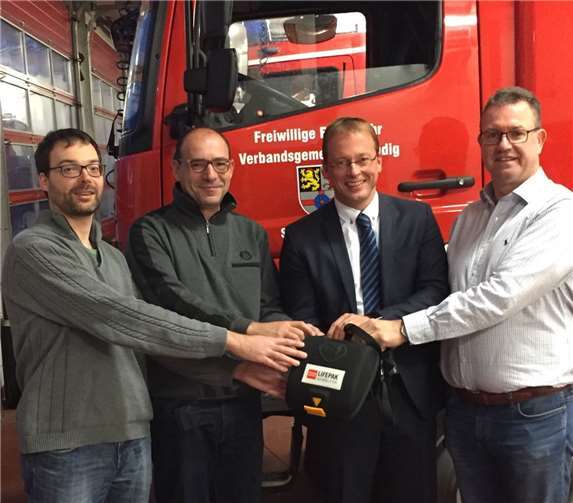 (v.l.) Christian Lucas, stv. Vorsitzender des Fördervereins, Wehrführer Jörg Krempuls, VG-Bürgermeister Jörg Lempertz, Jürgen Reimann, Vorsitzender des Fördervereins. Privat