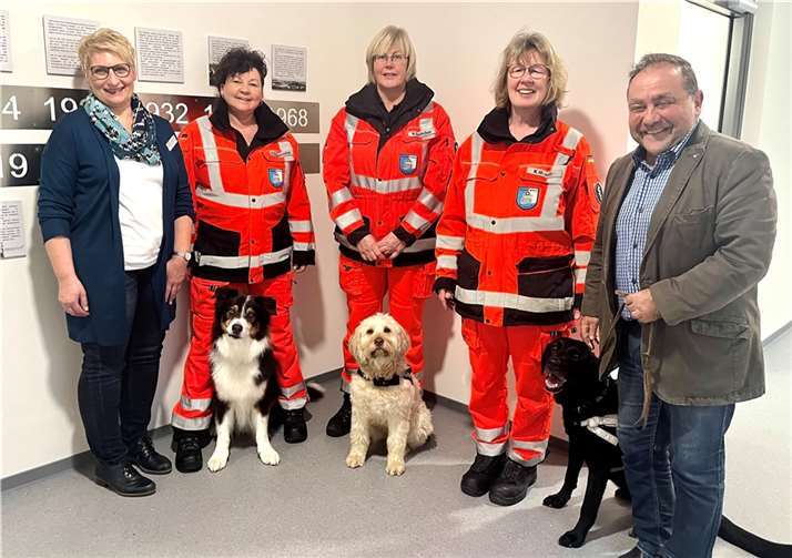(v.l.) Christine Engels, Heidi Radermacher, Heike Böttcher, Kerstin Mönster und Bürgermeister Alfred Schomisch. Foto: C. Engels
