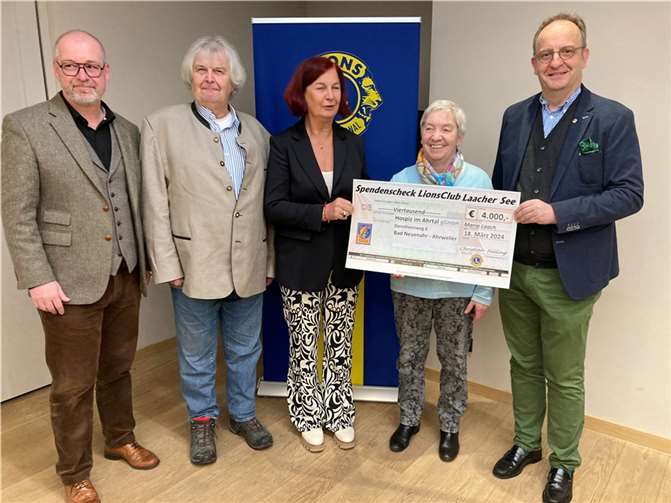 (v.l.) Christoph Helling (Schatzmeister des LC Laacher See), Kai Andresen (Hospiz-Verein Rhein-Ahr e.V.), Ulrike Dobrowolny (Vorsitzende des Hospiz-Verein Rhein-Ahr e.V.),Hildegard Schneider (stellvertr. Vorsitzende), Dr.Thomas Dyong (Präsident des LC Laacher See).
