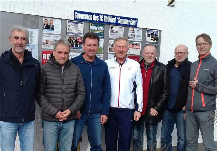 v.l.: Christoph Hilpisch, Ulli Scheyer, Rainer Konrath, MF Remy, Uli Gonsberg, Burkhardt Jaeger und Georg Arens. Es fehlen Reinhard Schröck und Mani Arenz. Foto: Karl Havekost , TC Rhein-Wied 55er