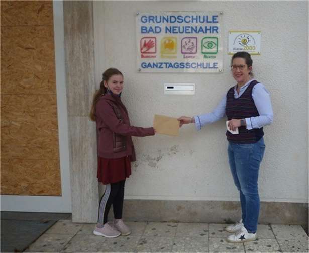 Grundschule aus Ostfriesland hilft dem Ahrtal (v.l.) Clarissa Plate und Rektorin Ursula Bell. Fotos: privat