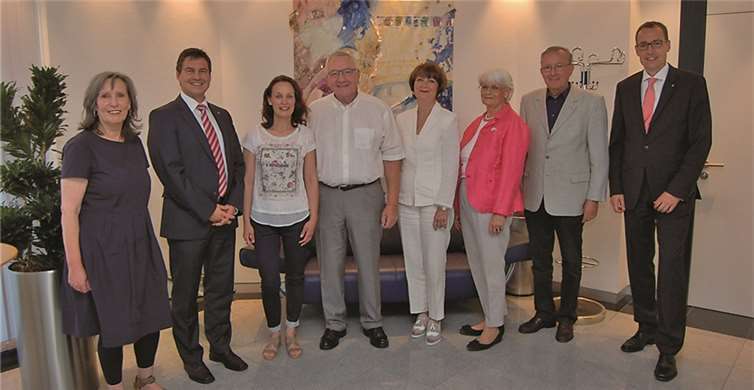 (v.l.) Dagmar Friedrich; Matthias Nester; Kathleen Benekenstein; Rainer Linnig; Brigitta Redeker; Helga Moitz; Wolfhart Saul und Guido Strüder.M. Gerz