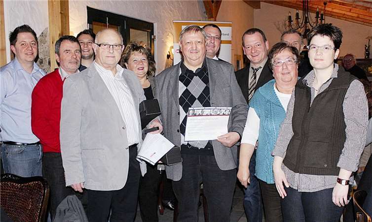 (v.l.): Daniel Froböse, Hans-Paul Kolligs, Thomas Welter, Ludwig Schomer, stellv. Vorsitzende Claudia Blotzki, Johannes Brust, Partei- und Fraktionsvorsitzender Gino Gilles, stellv. Vorsitzender Gerd Klasen, Christa Gügel, Wolfgang Menzel und Michaela Reiter. privat