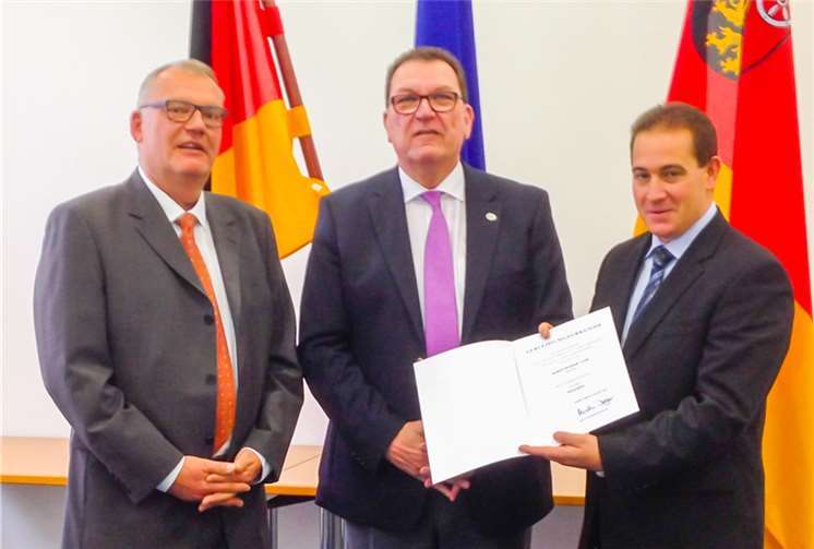 (v.l.) Der Präsident des Landesarbeitsgerichtes Rheinland-Pfalz, Herr Martin Wildschütz; Rainer Veth; Staatssekretär im Justizministerium, Herr Dr. Hannes Kopf. Rainer Veth