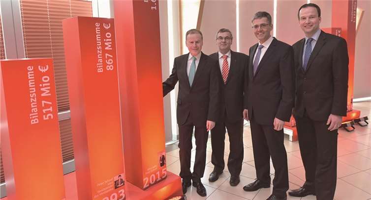 (v.l.) Der scheidende Vorstandsvorsitzende Peter Schaaf , Landrat und Verwaltungsratsvorsitzender Dr. Alexander Saftig, Karl-Josef Esch (neuer Vorstandsvorsitzender) und Christoph Weitzel (Mitglied im Vorstand) anlässlich der Verabschiedung von Peter Schaaf. KSK