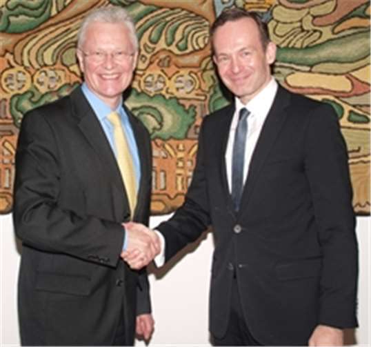 (v.l.) Die Mittelrheinbrücke soll schnell realisiert werden, darüber waren sich Landrat Frank Puchtler und der rheinland-pfälzische Minister Dr.Volker Wissing einig.